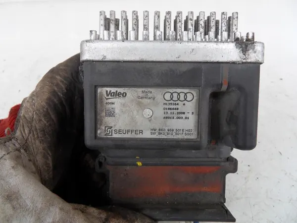 Module de Contrôle de Ventilateur AUDI A4 B8 2007-2011 OEM image 3