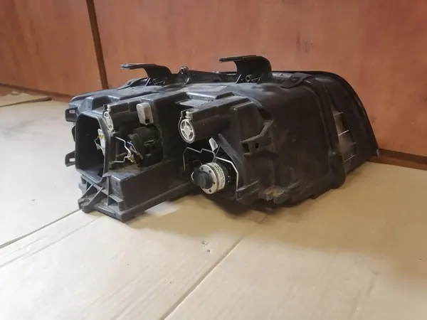 Faros izquierdo A4 B6 Xenon image 10