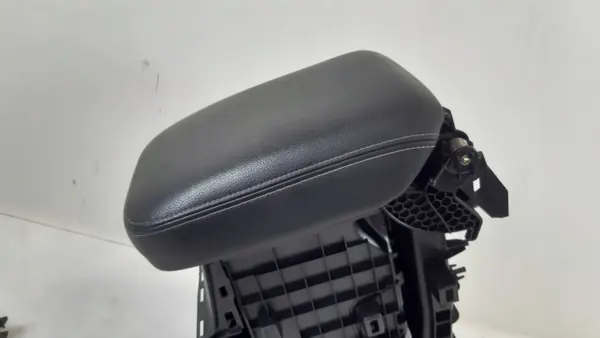 Honda CR-V IV Armsteun OEM 83400-T1G-E520-M1 image 3