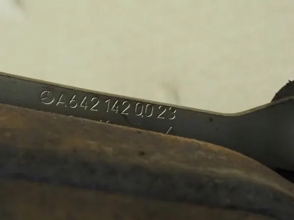 Pakoputken keräin OEM 642.852 858 Mercedes 3.0 CDI image 3