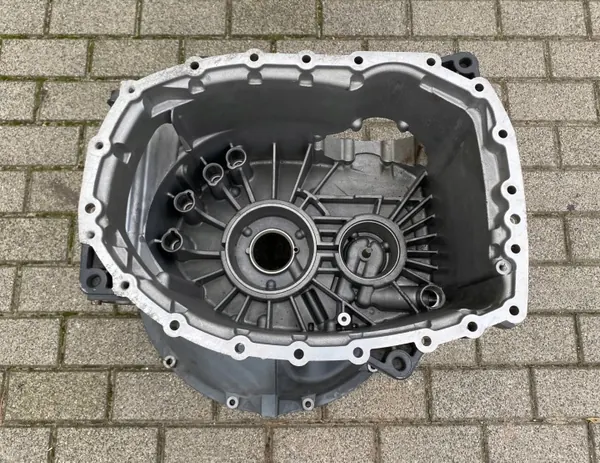 Scania Getriebegehäuse OEM 2099587 - Gebraucht image 8