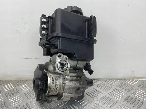 Mercedes W204 2.2CDI Bomba Dirección A0064661501 image 2