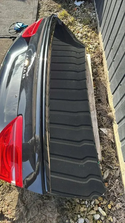 Jaguar XE R Sport Kofferbakdeksel OEM KLAPA - LRC Zwart image 8