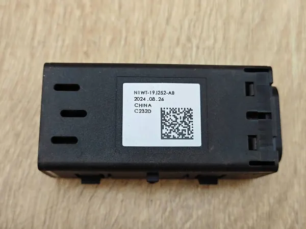 Prise USB OEM N1WT19J252AB pour VW Amarok II image 5