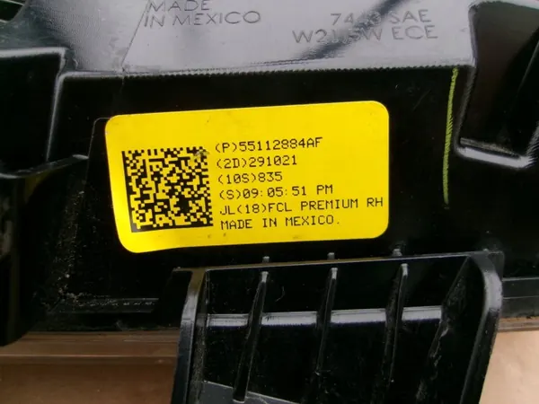 Oikea LED päiväajovalaisin OEM 55112884AF Jeep image 3
