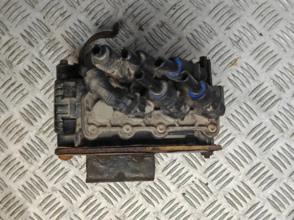 Válvula ECAS OEM 21133934 para Volvo FH - Usada image 8