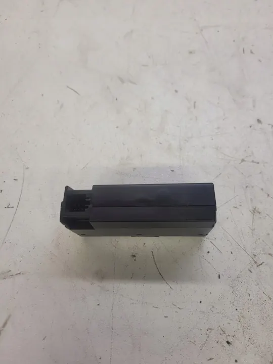 Enchufe Cargador USB OEM 4M0035726 para Audi A4 A5 Q7 image 4