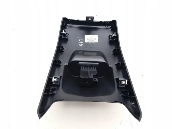 Nissan Leaf II USB-aansluiting OEM 969305SH1B image 6