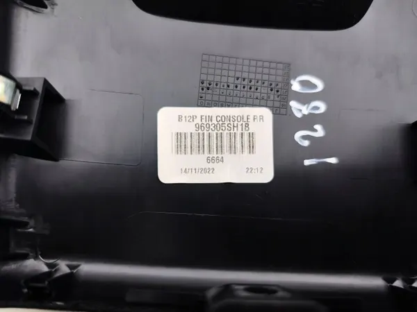Nissan Leaf II USB-aansluiting OEM 969305SH1B image 8