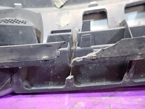 Opel Astra H Grillabdeckung OEM Z163 - Gebrauchtes OE Teil image 5