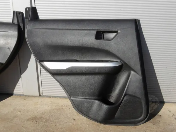 WIT7171 Vasen Takaoven Sisustus Suzuki Vitara III:lle image 2