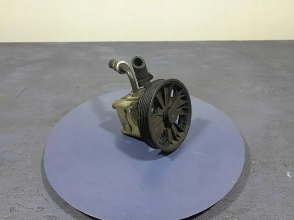 Volvo servostyrpump OEM 30741789 - Begagnad image 3