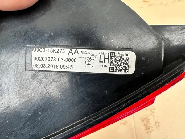 Luz Traseira Antineblina Esquerda Jaguar E-Pace OEM J9C3-15K273AA image 4