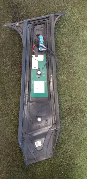 Cache de pilier de porte Tesla Model 3 OEM 151625800E Droit image 3