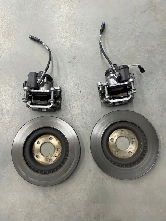 Pinças & Discos Travão Traseiro Audi Q5 80A 2.0 TDI OEM image 2