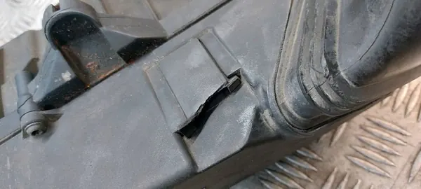 Ilmansuodattimen Kotelo + Ilmamassamittari MB CL203 2.0 16V image 3