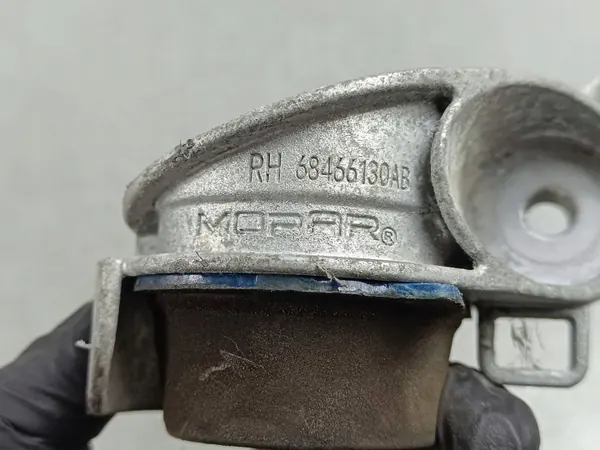 OEM 68466130AB Jeep Uitlaatophanging Rechts image 5