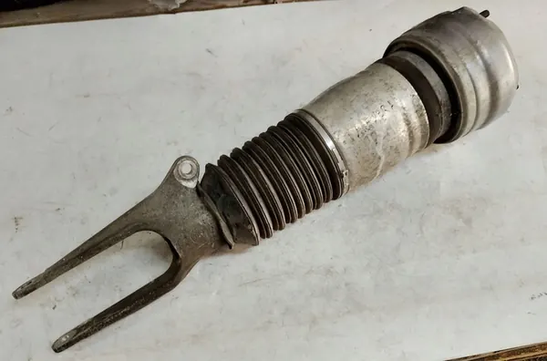 Amortisseur Pneumatique Avant Gauche Porsche Panamera 970 image 2