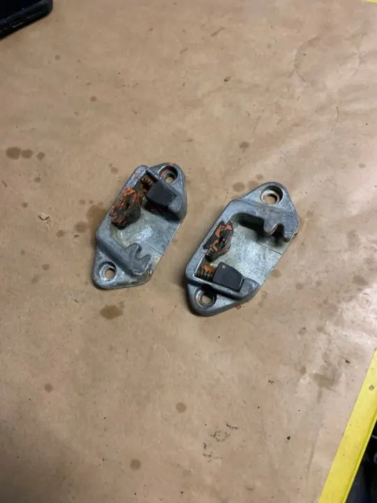 Opel Commodore dörrlåsregel OEM 1022 - Begagnad image 2