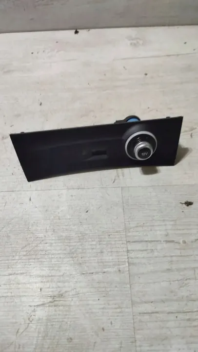 Alfa Romeo USB-aansluiting OEM 00505493820 - Gebruikt image 2