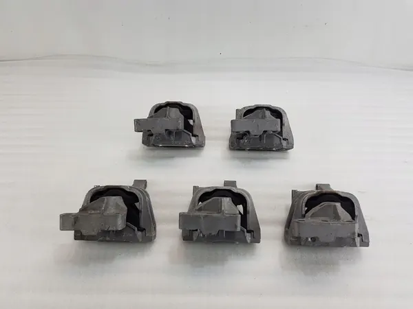 Volkswagen Engine Mounting OE 5N019926 image 2