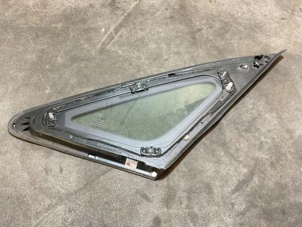 Peça de acabamento Kia Cee'd JD OEM 87810J7100 - Usado image 4