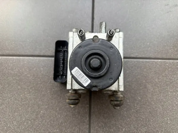 Pompe ABS OEM 06210950673 pour Chevrolet Aveo 2009 image 3