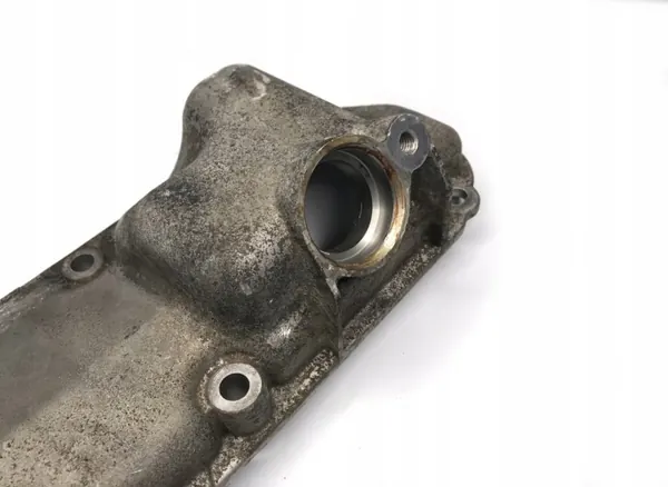Tapa lateral motor Scania OEM 1900719 - Usado image 4