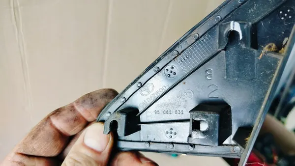 CHEVROLET CRUZE I LIFT RIVESTIMENTO SINISTRO 95062831 image 4