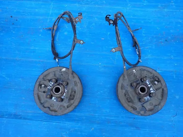 Suzuki SX4 Sedici 06- bakre bromstrumma OEM image 4