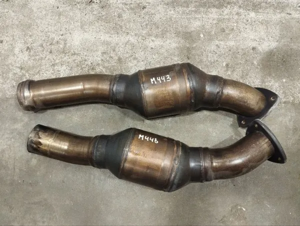 Catalyseur Aston Martin DB11 OEM JY535E214AB image 2