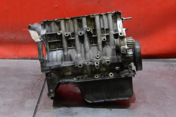 Bloco motor inferior AV6Q-6007-BB Ford Focus MK3 1.6 TDCI image 2