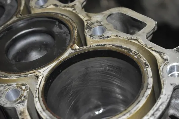 Bloco motor inferior AV6Q-6007-BB Ford Focus MK3 1.6 TDCI image 6