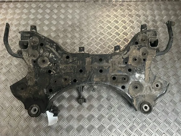 Subchasis delantero Kia OE OEM 62401D7870 - Usado image 8
