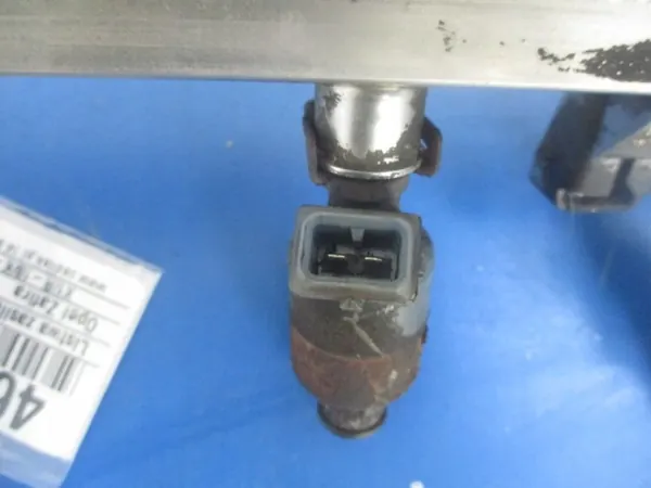 OPEL ZAFIRA 1.6 16V Rampe d'injection 17091762 image 5