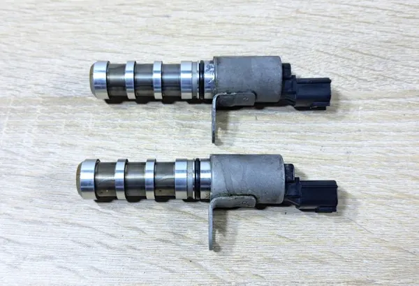 Kamaxelsensor Nissan OE OEM 237962295R - Begagnad image 2