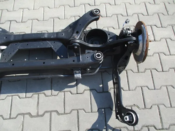Bakaxel Fjädring OEM Ford Focus MK4 Kombi image 9