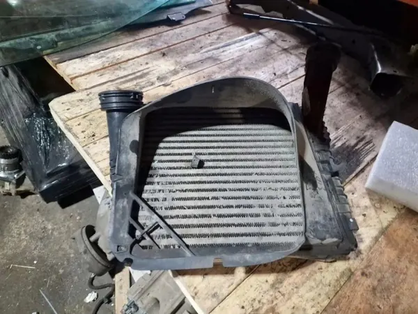 Intercooler-koeler 7L6145804 voor VW Touareg 3.0L Diesel image 2