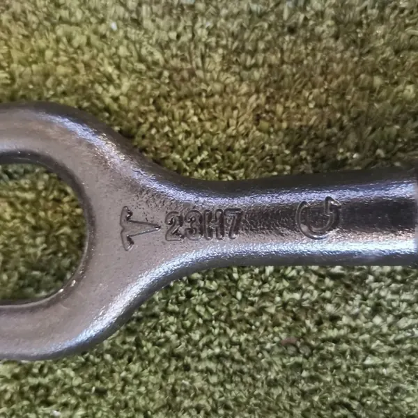 Crochet de remorquage Tesla Model Y OEM 1077570-42-C image 3