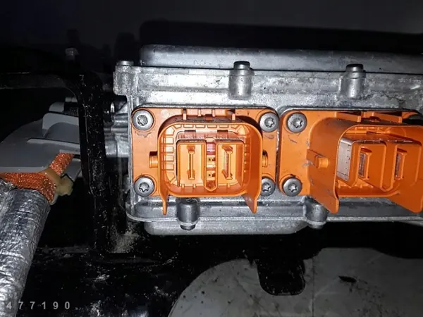 Onduleur batterie traction Jaguar F-Pace OEM L8A214A750AL image 3