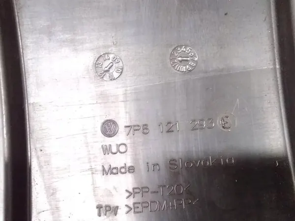 Volkswagen Touareg II 2012 Canal de ar do intercooler image 6