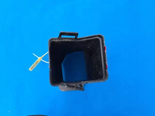 Bouclier d'entrée d'air frein droit OEM QUA7760 BMW image 4