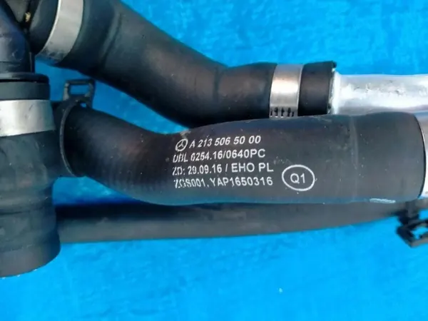 Mercedes W213 Lämmitysletkut OEM A2135011582 A2135065000 image 4