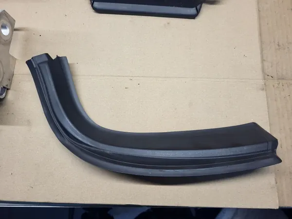 Junta Porta Direita Carroçaria Supra GR MK5 OEM 51478811754 image 2