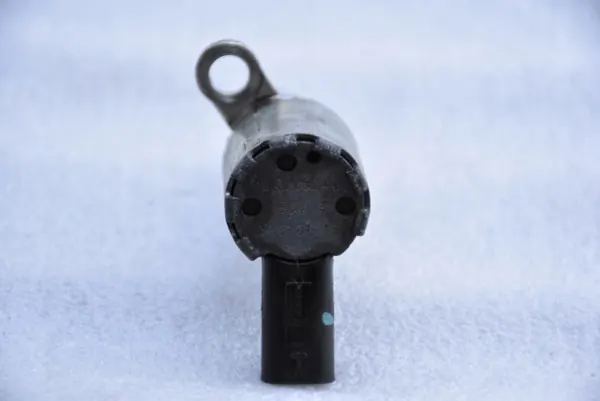 Ölsteuerventil OEM 06K115243E für VW Audi 2.0 TFSI image 4