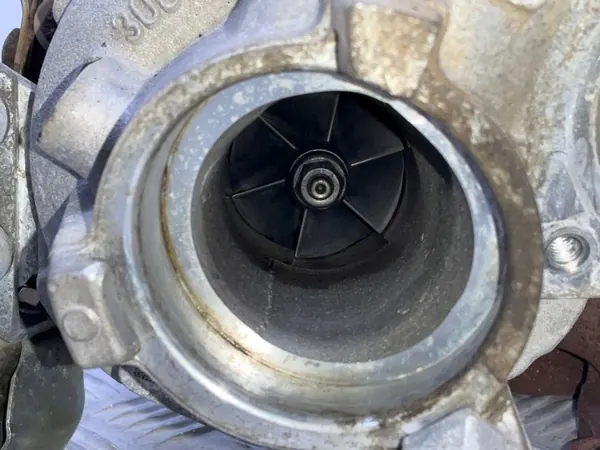 Turbo Skoda OE OEM 04L253010B - Usado image 4
