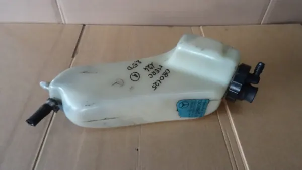 Mercedes W124 Hydrauliikanesteastia OEM 0009899103 image 3