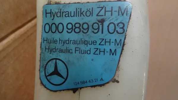 Mercedes W124 Hydrauliikanesteastia OEM 0009899103 image 5