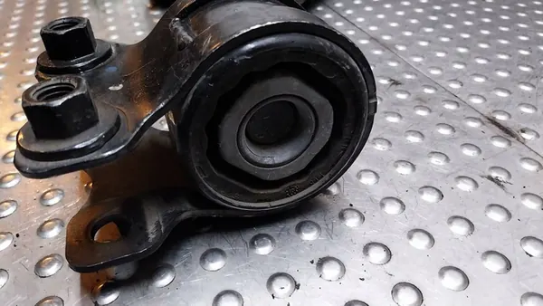 Braccio di Controllo Anteriore Destro Ford Focus MK2 C-Max MK1 Volvo image 3