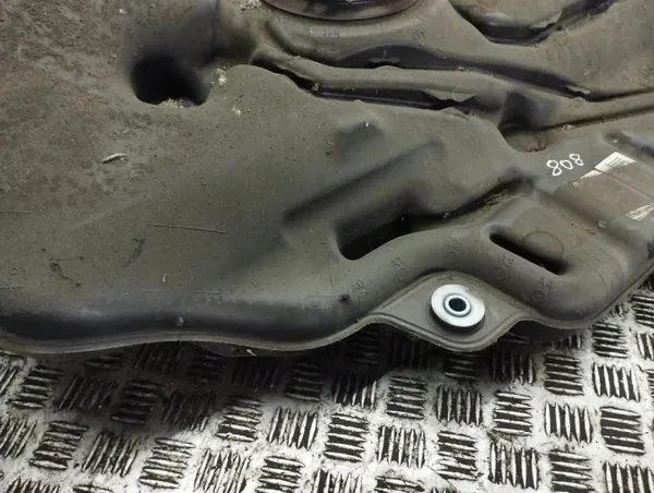 Tanque combustível Toyota OEM 77100-F4100 - Usado image 9